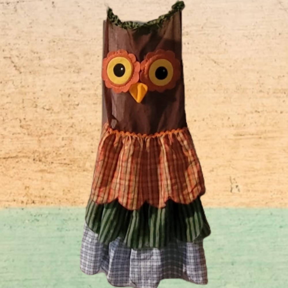Apron Hoot Owl Design
